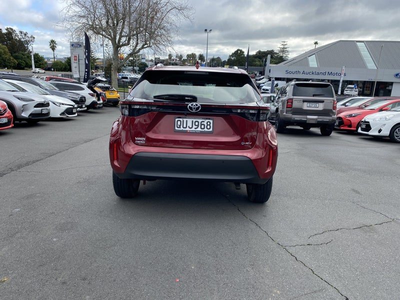 2024 Toyota Yaris Cross GX 1.5P Hybrid SUV, photo 3