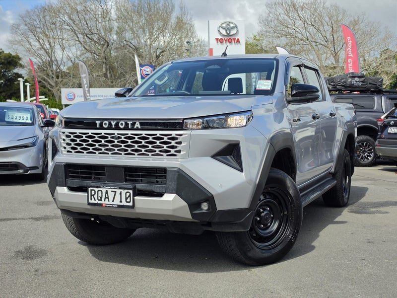 2026 Toyota Hilux SR, photo 3