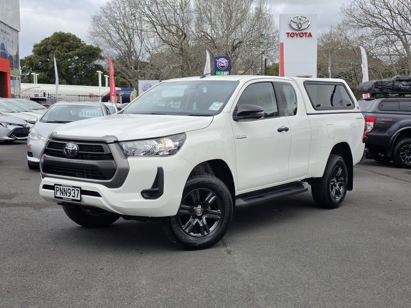 2022 Toyota Hilux SR, photo 2
