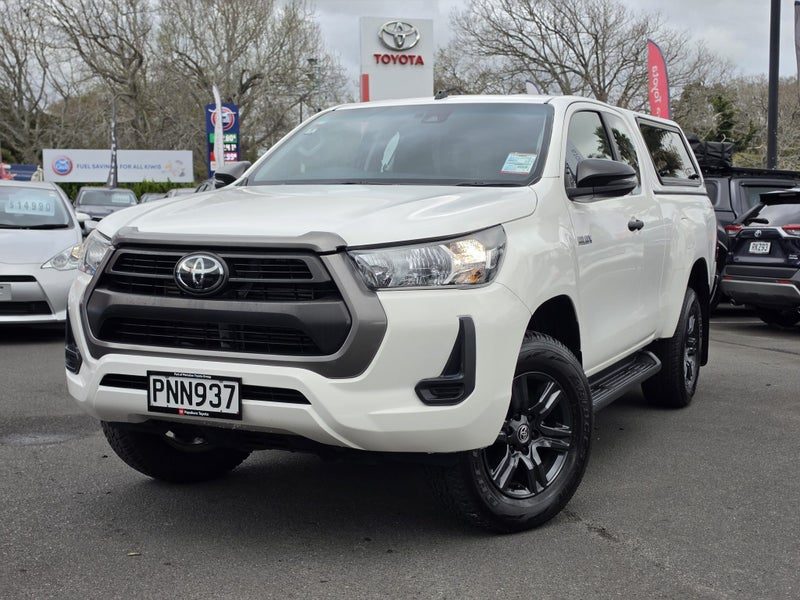 2022 Toyota Hilux SR, photo 3