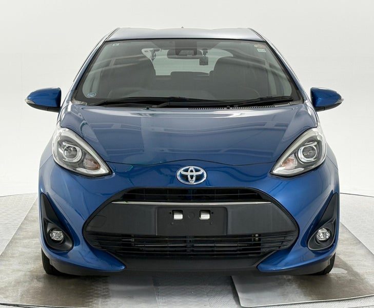 2017 Toyota Aqua G, photo 2