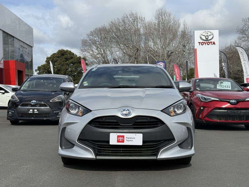 2022 Toyota Yaris X, photo 2