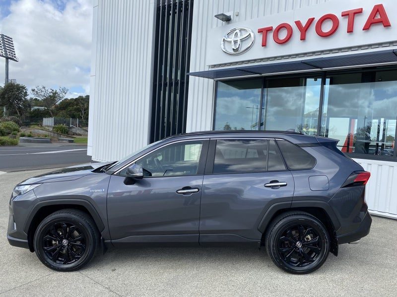 2024 Toyota RAV4 Limited 2.5PH 4WD HYBRID - NZ New, photo 2