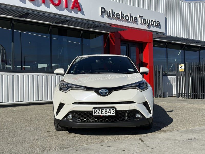 2018 Toyota C-HR 1.8 Hybrid G 5 Dr SUV, photo 3