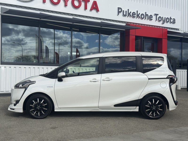 2017 Toyota Sienta G, photo 3