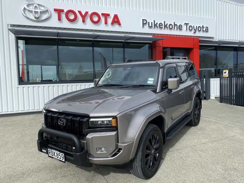 2025 Toyota Land Cruiser Prado Hybrid, main photo