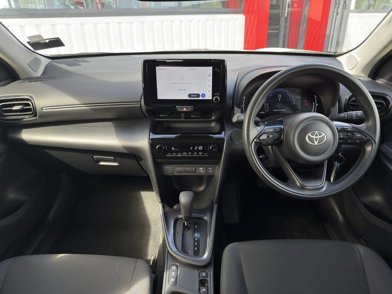 2024 Toyota Yaris Cross GX 1.5P HV ECVT FWD SUV, photo 2
