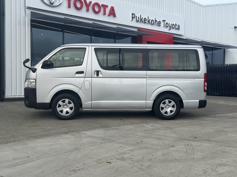 2020 Toyota Regius Hiace 2.0 Petrol DX 5 Dr Van, photo 3