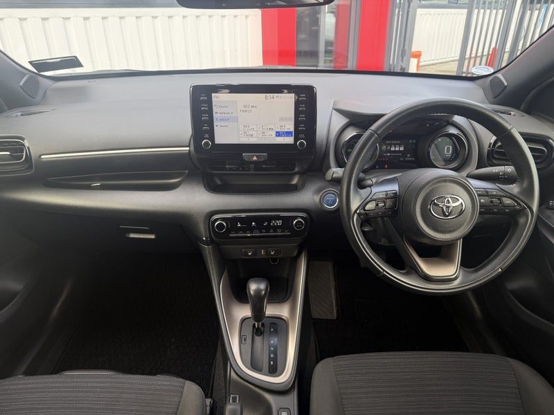 2020 Toyota Yaris 1.5 Hybrid Z 5 Dr Hatch, photo 2