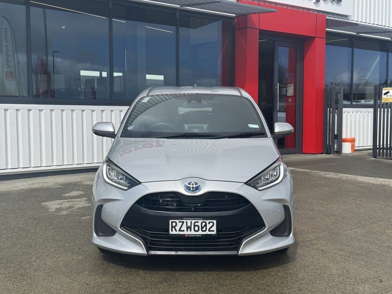 2020 Toyota Yaris 1.5 Hybrid Z 5 Dr Hatch, photo 3