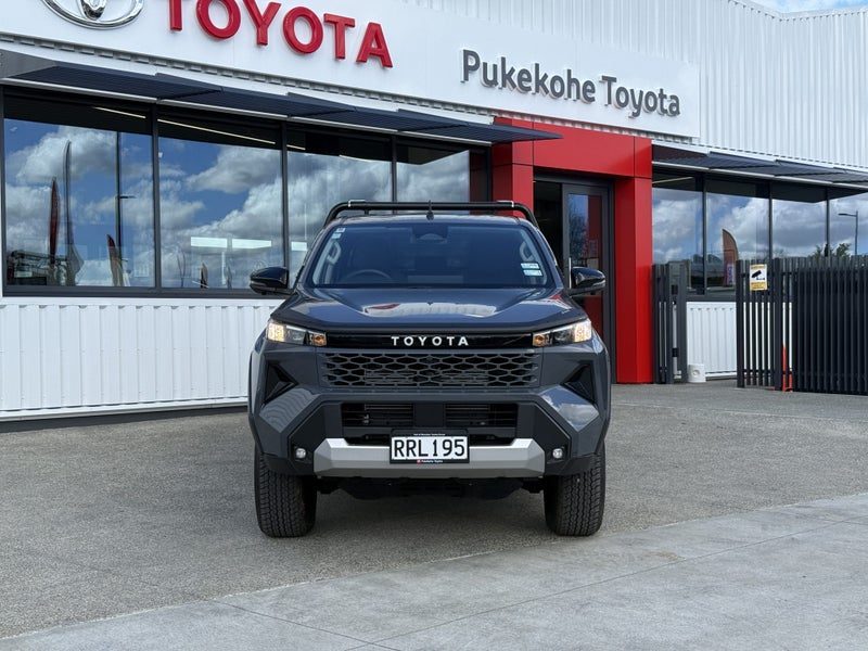 2026 Toyota Hilux SR, photo 3