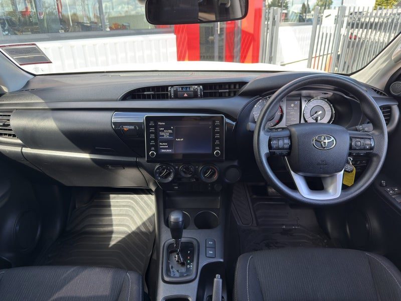 2025 Toyota Hilux SR 2.8DT 6AT 2WD Double Cab, photo 2