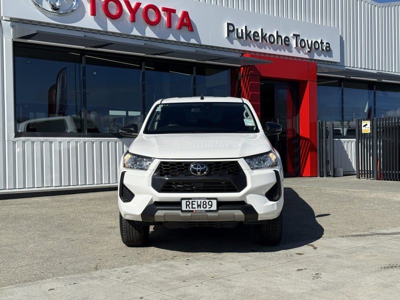 2025 Toyota Hilux SR 2.8DT 6AT 2WD Double Cab, photo 3