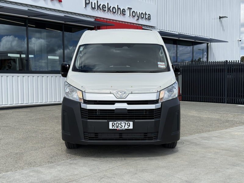 2026 Toyota Hiace 12 Seater Minibus, photo 3