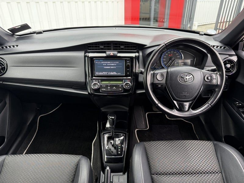 2015 Toyota Corolla Fielder, photo 2