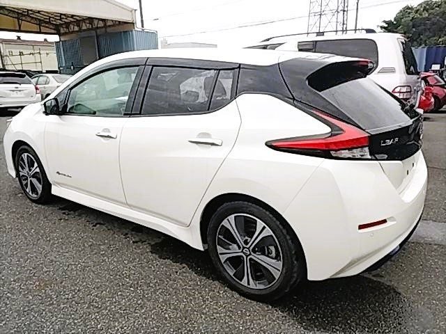 2022 Nissan Leaf X