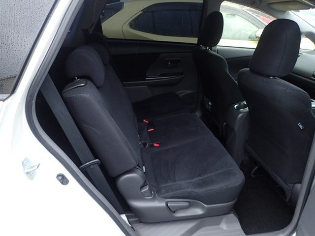 2014 Toyota Prius Alpha, photo 2