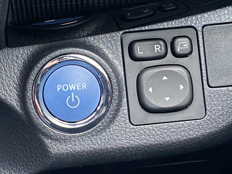2017 Toyota Vitz 1.5, photo 3
