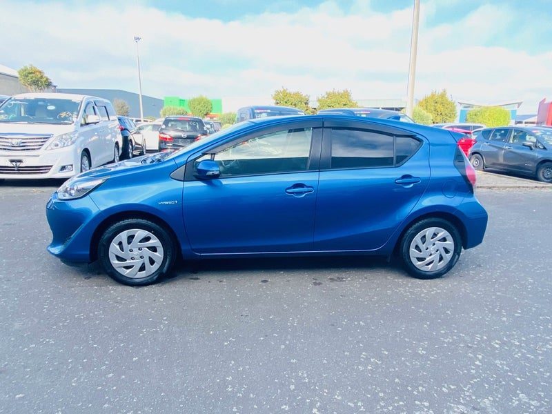 2019 Toyota Aqua S, photo 2