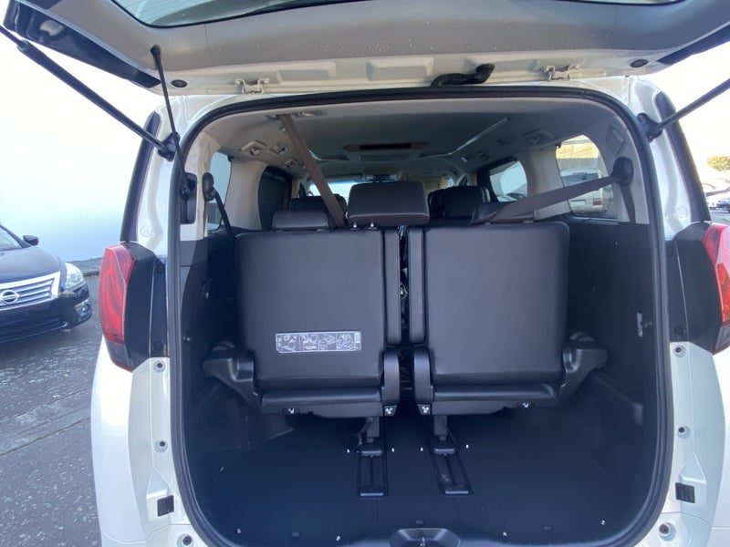 2017 Toyota Alphard SR, photo 2