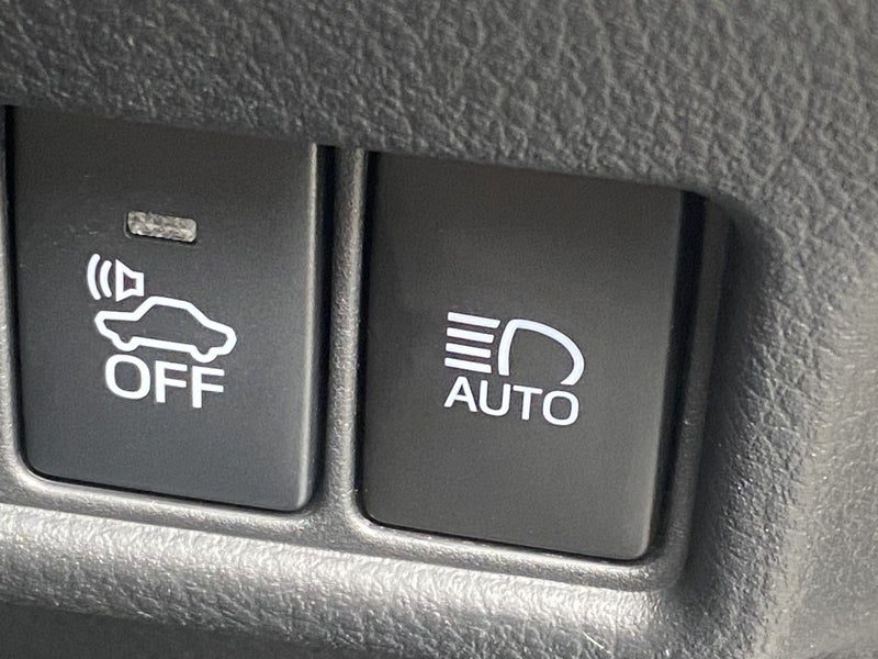 2018 Toyota C-HR G LED Ultra-Low KM, Very Tidy, photo 3