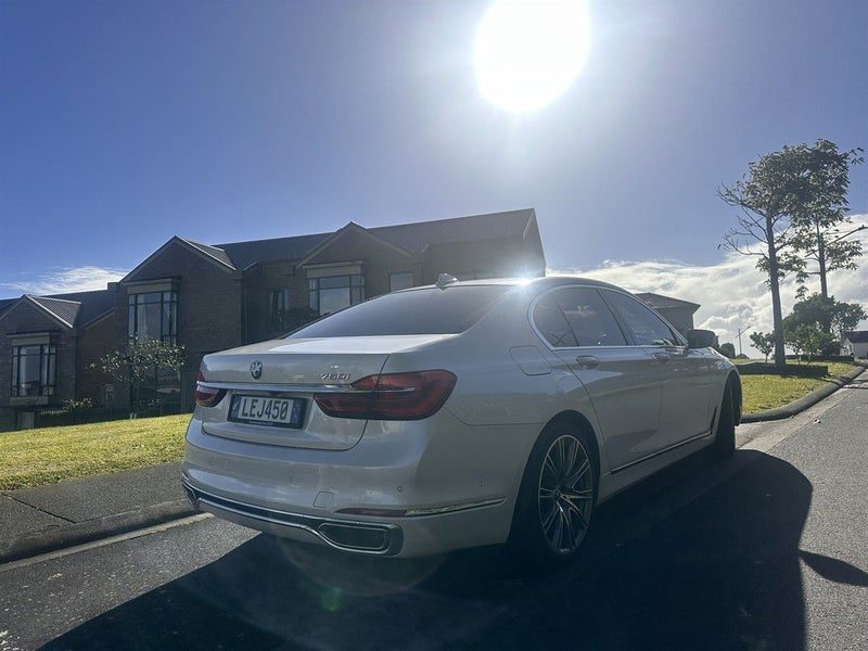 2018 BMW 750i 4.4 V 8 TURBO, photo 3