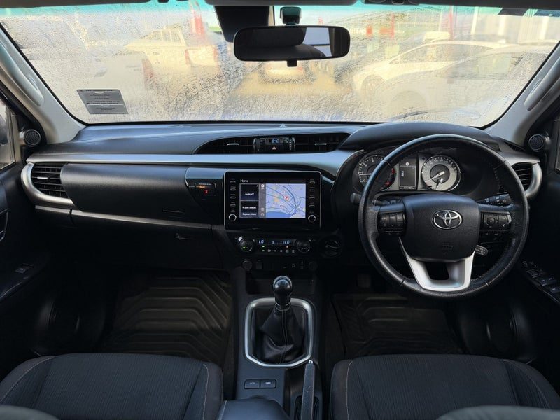 2023 Toyota Hilux SR5 2.8DT 6MT 4WD Ute - Manual, photo 3