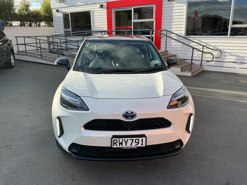 2021 Toyota Yaris Cross Hybrid SUV, photo 2