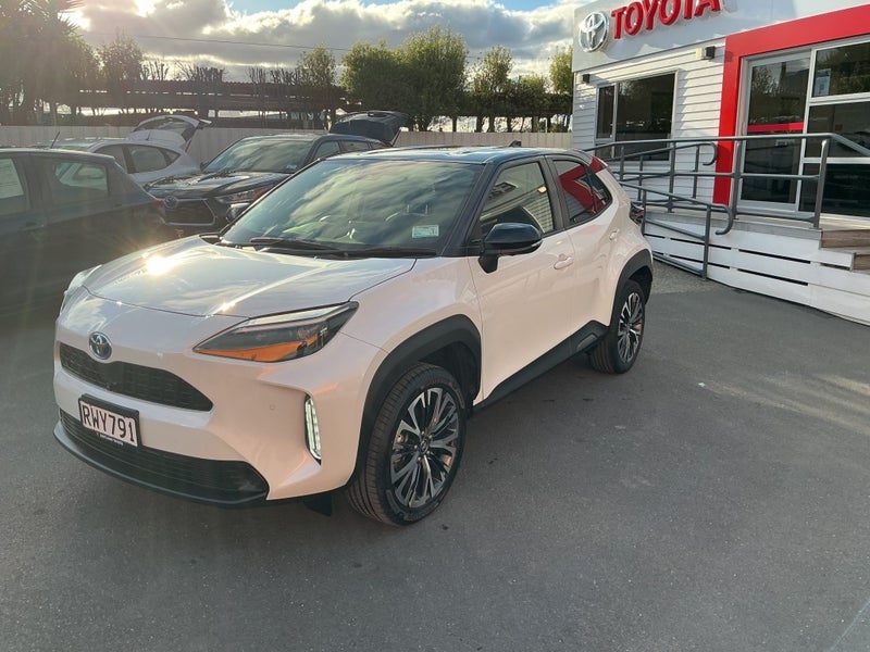 2021 Toyota Yaris Cross Hybrid SUV, photo 3