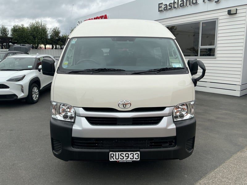 2025 Toyota Hiace 2.7P Communter 4 Dr Wagon 4WD 6A, photo 2