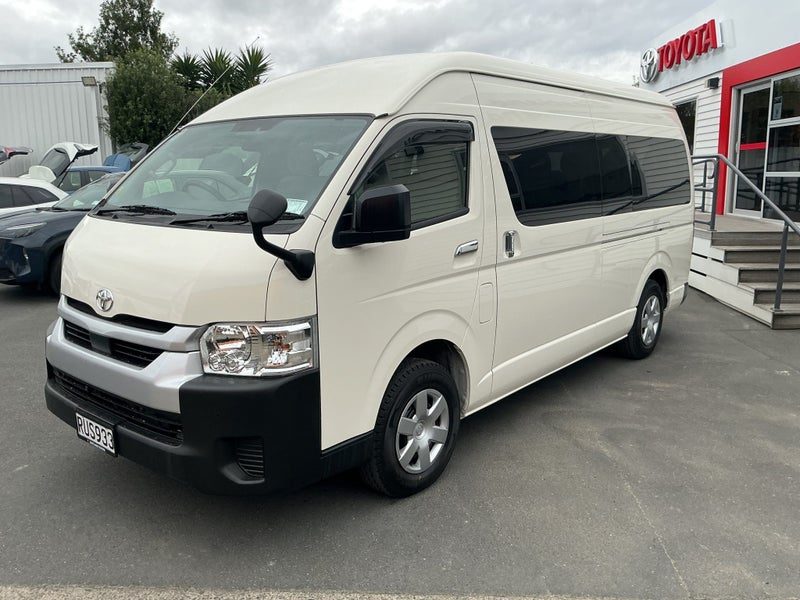 2025 Toyota Hiace 2.7P Communter 4 Dr Wagon 4WD 6A, photo 3