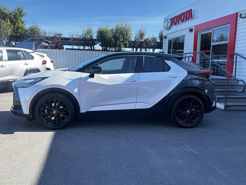 2025 Toyota C-HR GR Sport 2.0P HEV CVT AWD SUV, photo 3