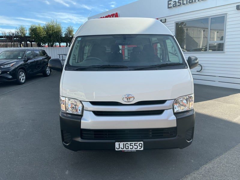 2015 Toyota Hiace 12 Seater Minibus, photo 2