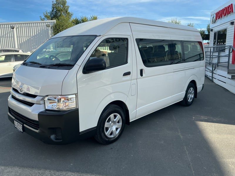 2015 Toyota Hiace 12 Seater Minibus, photo 3