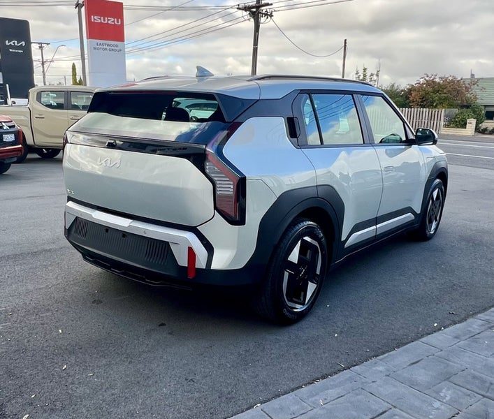 2026 Kia EV3 Light 2WD LR 81.4kwh, photo 2