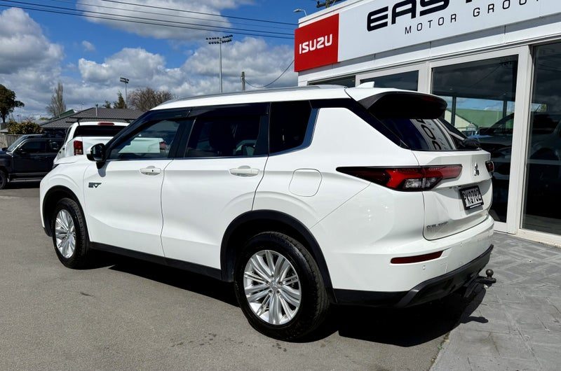 2022 Mitsubishi Outlander LS 5 Seater, photo 2