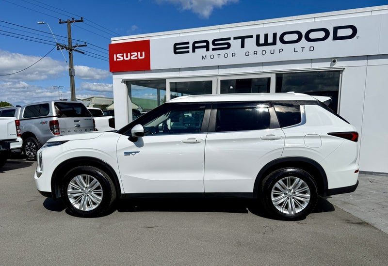 2022 Mitsubishi Outlander LS 5 Seater, photo 3