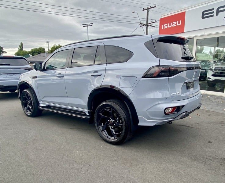 2026 Isuzu MU-X X-Terrain SUV 3.0D 4x4 6AT MY25, photo 3