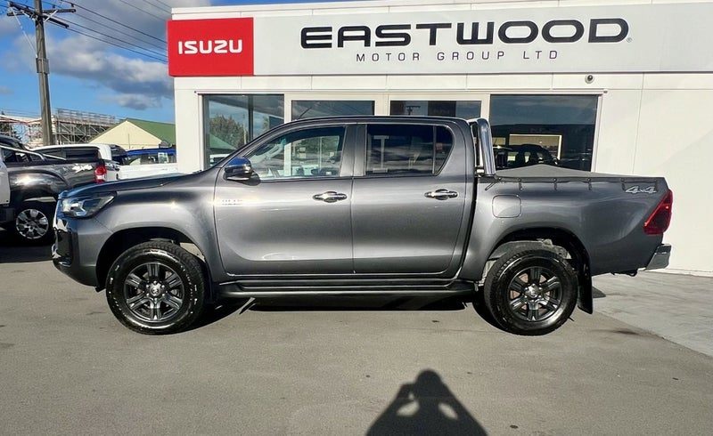 2021 Toyota Hilux SR5, photo 2