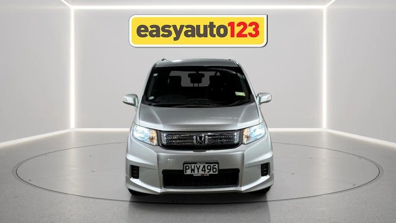 2011 Honda Freed Hybrid, photo 2