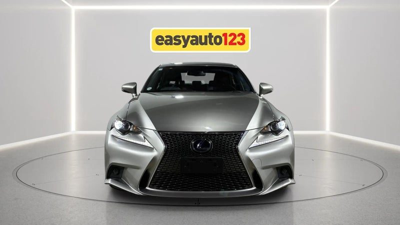 2014 Lexus IS 300h 2.5L/Hybrid F SPORT, photo 2