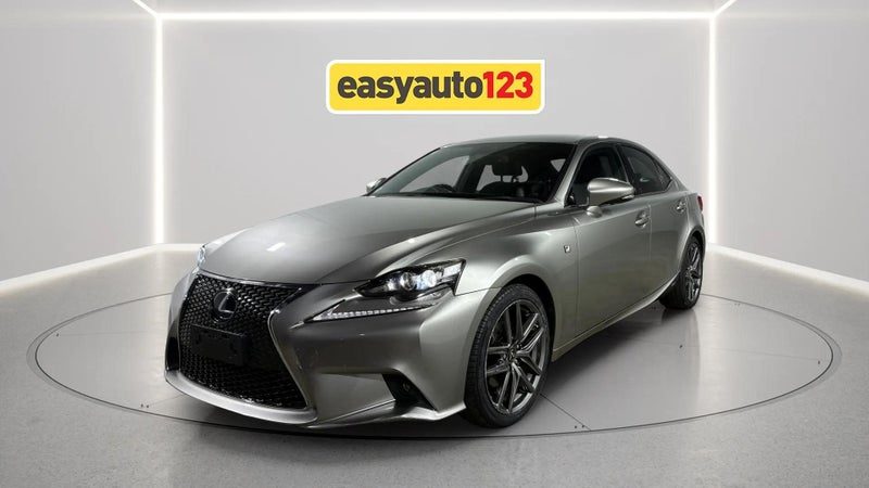 2014 Lexus IS 300h 2.5L/Hybrid F SPORT, photo 3
