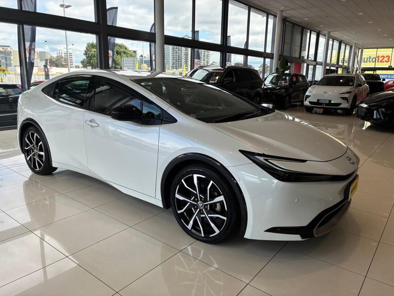 2023 Toyota Prius Phev