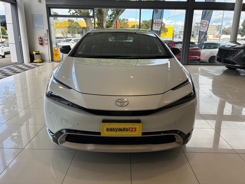 2023 Toyota Prius Phev, photo 2