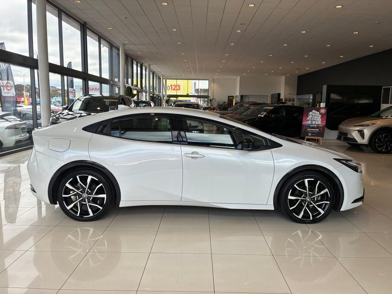 2023 Toyota Prius Phev, photo 3