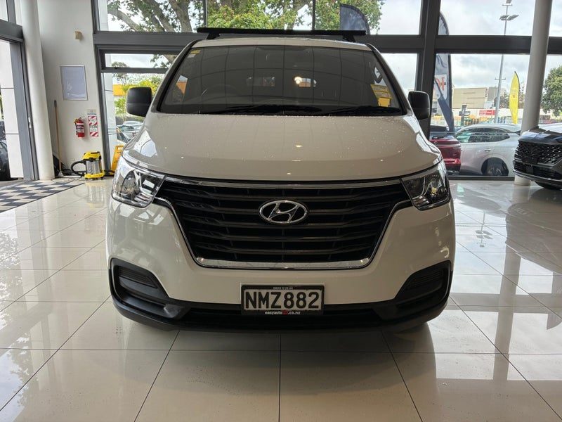 2021 Hyundai iLoad 2.5 Crdi Auto, photo 2