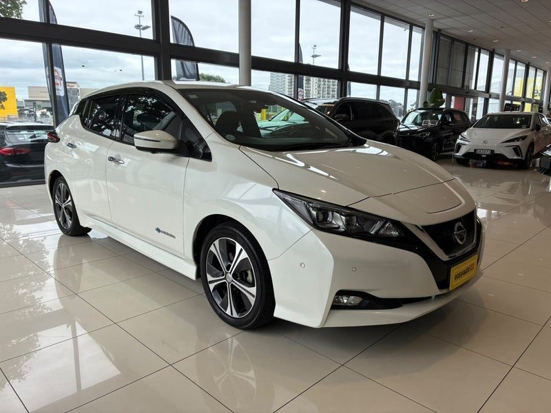 2018 Nissan Leaf, main photo