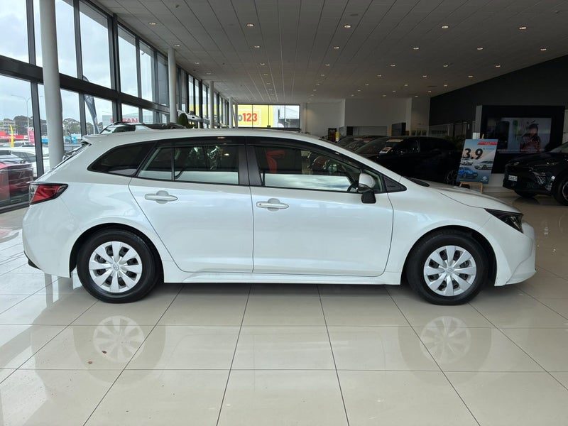 2023 Toyota Corolla Touring Hybrid, photo 3