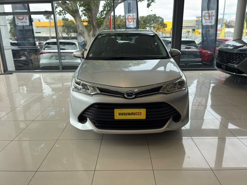 2017 Toyota Corolla Fielder Hybrid, photo 2