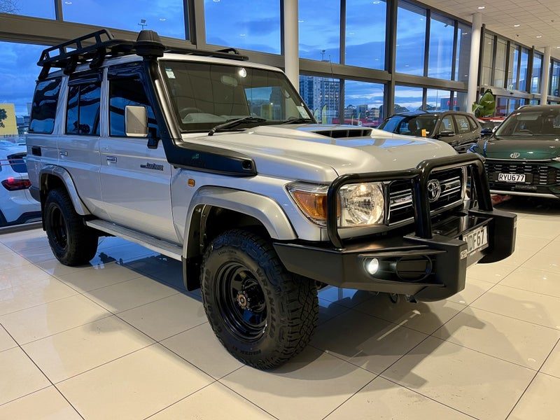 2020 Toyota Land Cruiser Lx 4.5Dt/4Wd/5Mt
